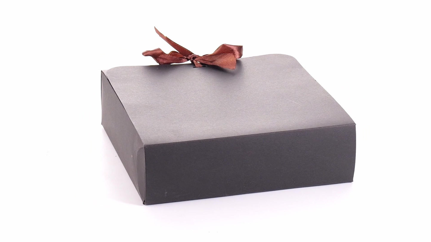 Rectangular gift box with bow